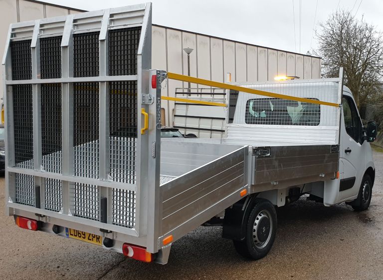 ground-maintenance-beavertail-tipper-01-natural